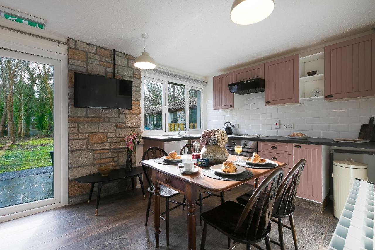 Cosy Woodland Home Uny Lelant 外观 照片