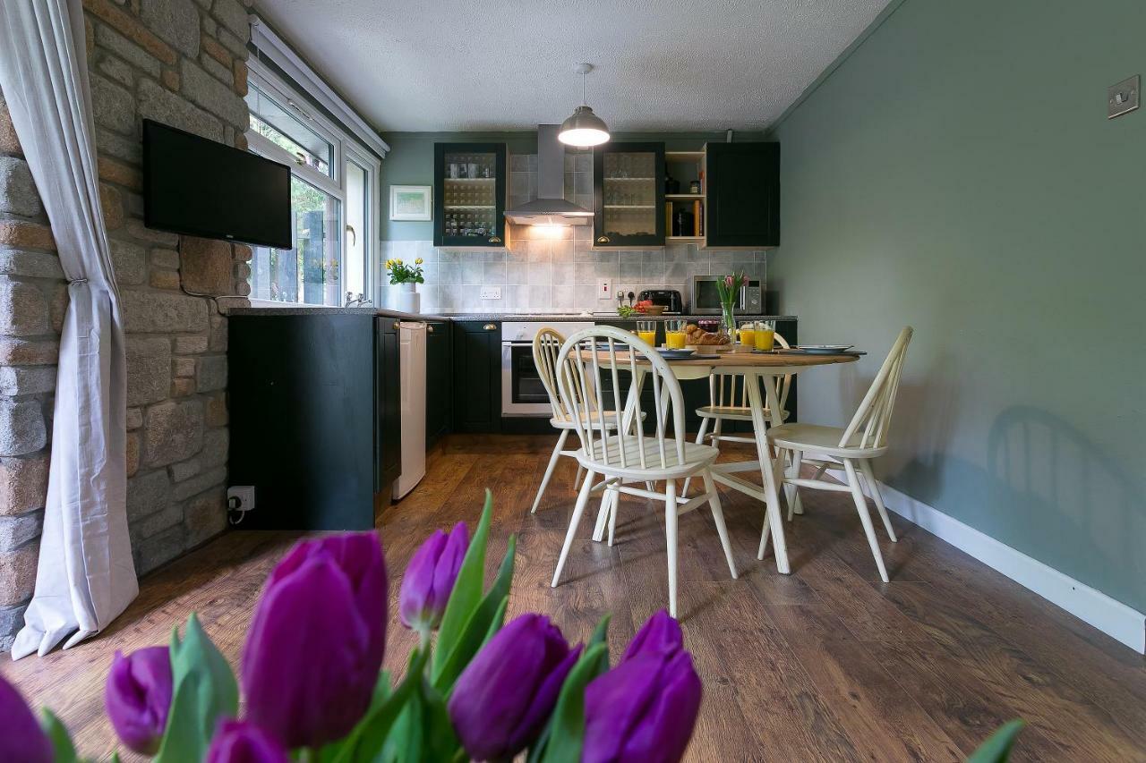 Cosy Woodland Home Uny Lelant 外观 照片