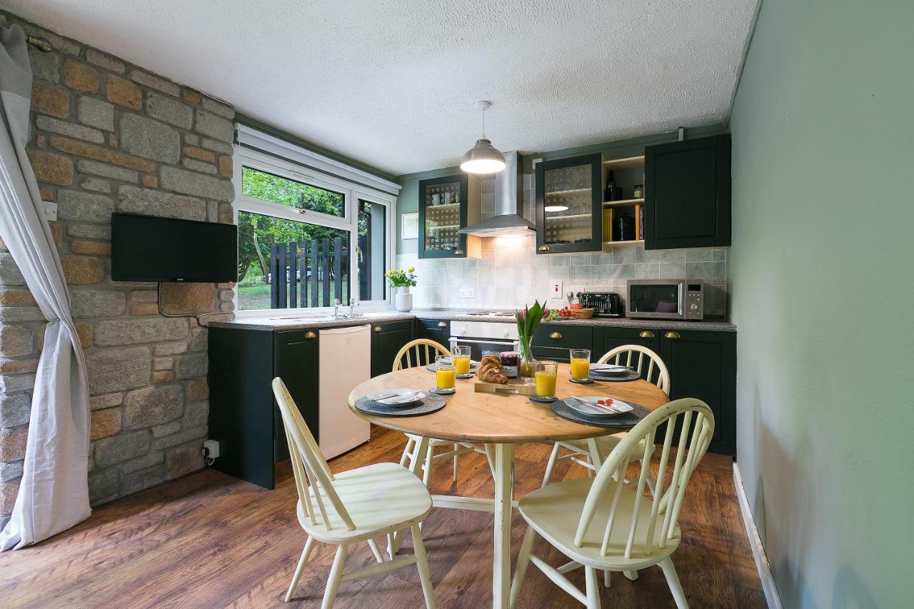 Cosy Woodland Home Uny Lelant 外观 照片